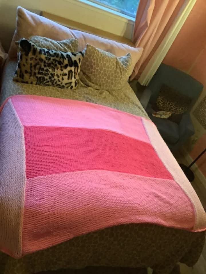 Strawberry-Field Throw